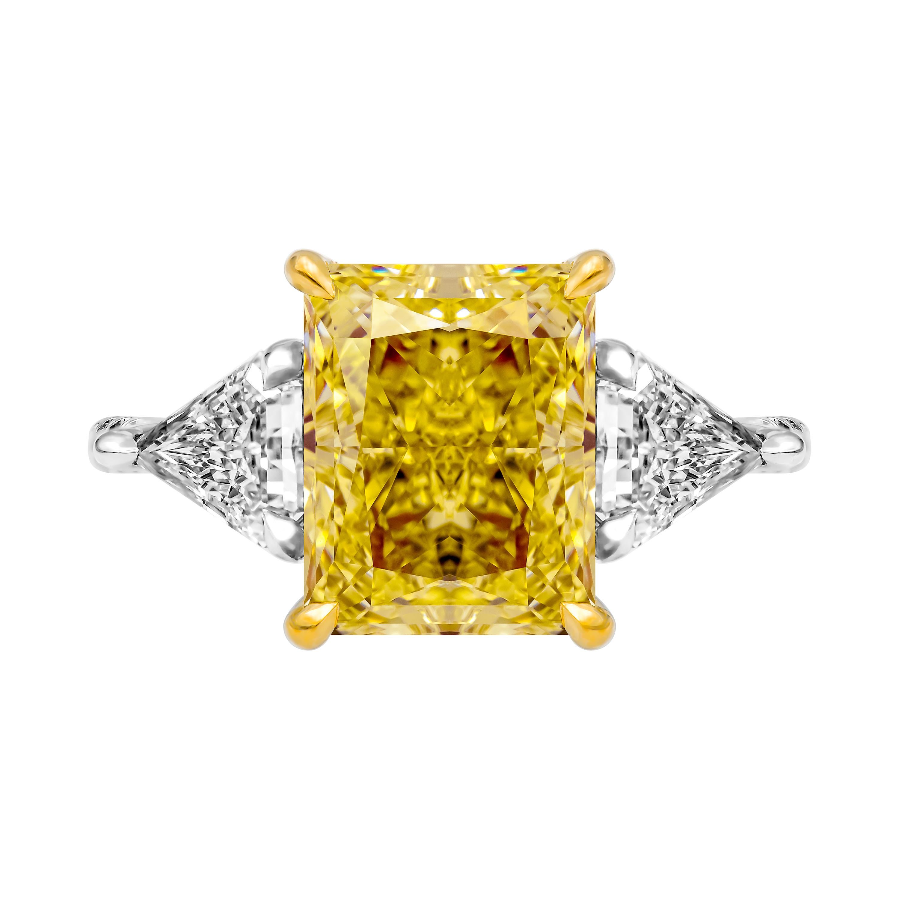 Art Deco GIA Certified 4.51 Carat Fancy Light Yellow Diamond Cocktail Ring