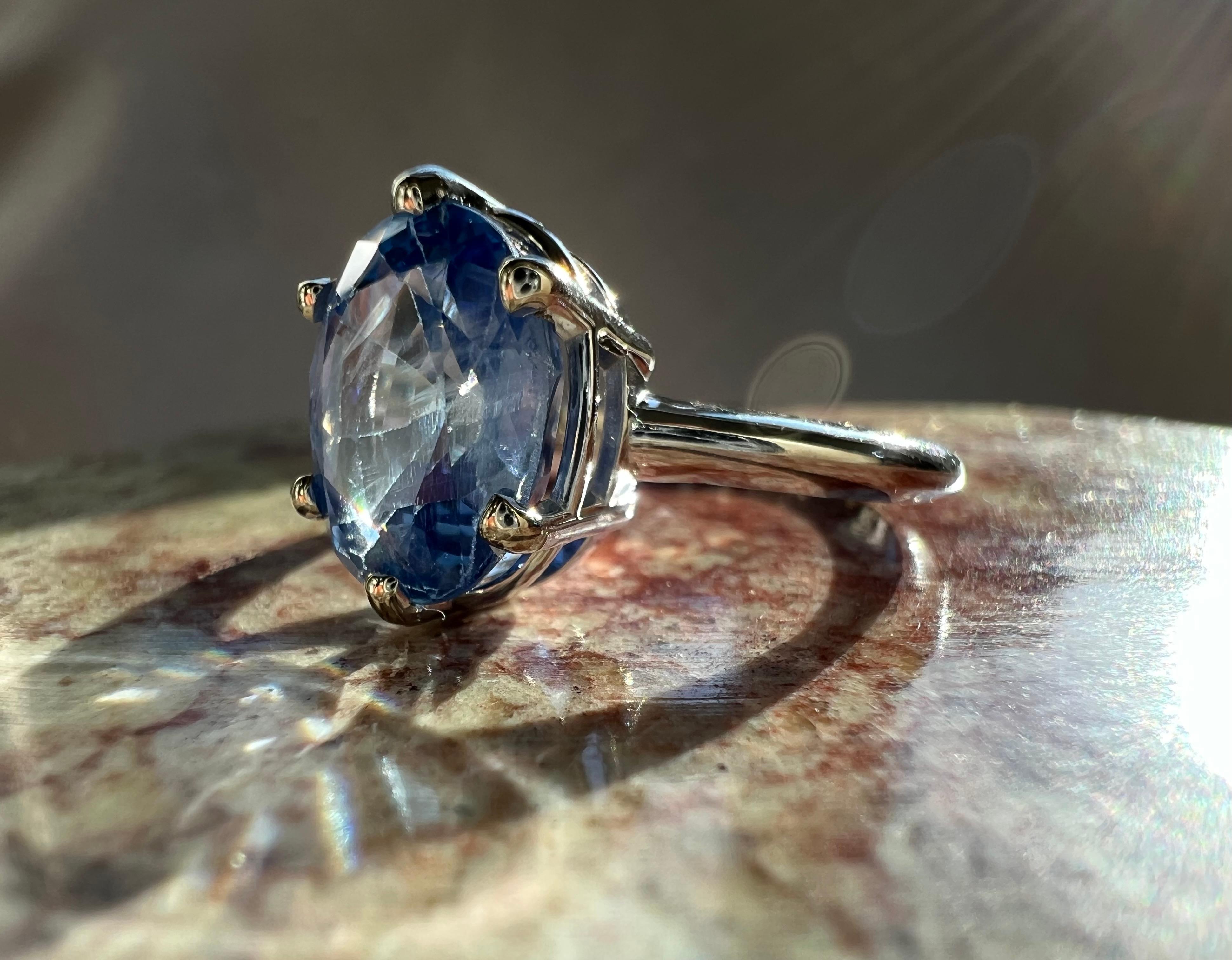Contemporaneo Anello in oro 14k con zaffiro blu di Ceylon certificato GIA da 4,52 carati in vendita