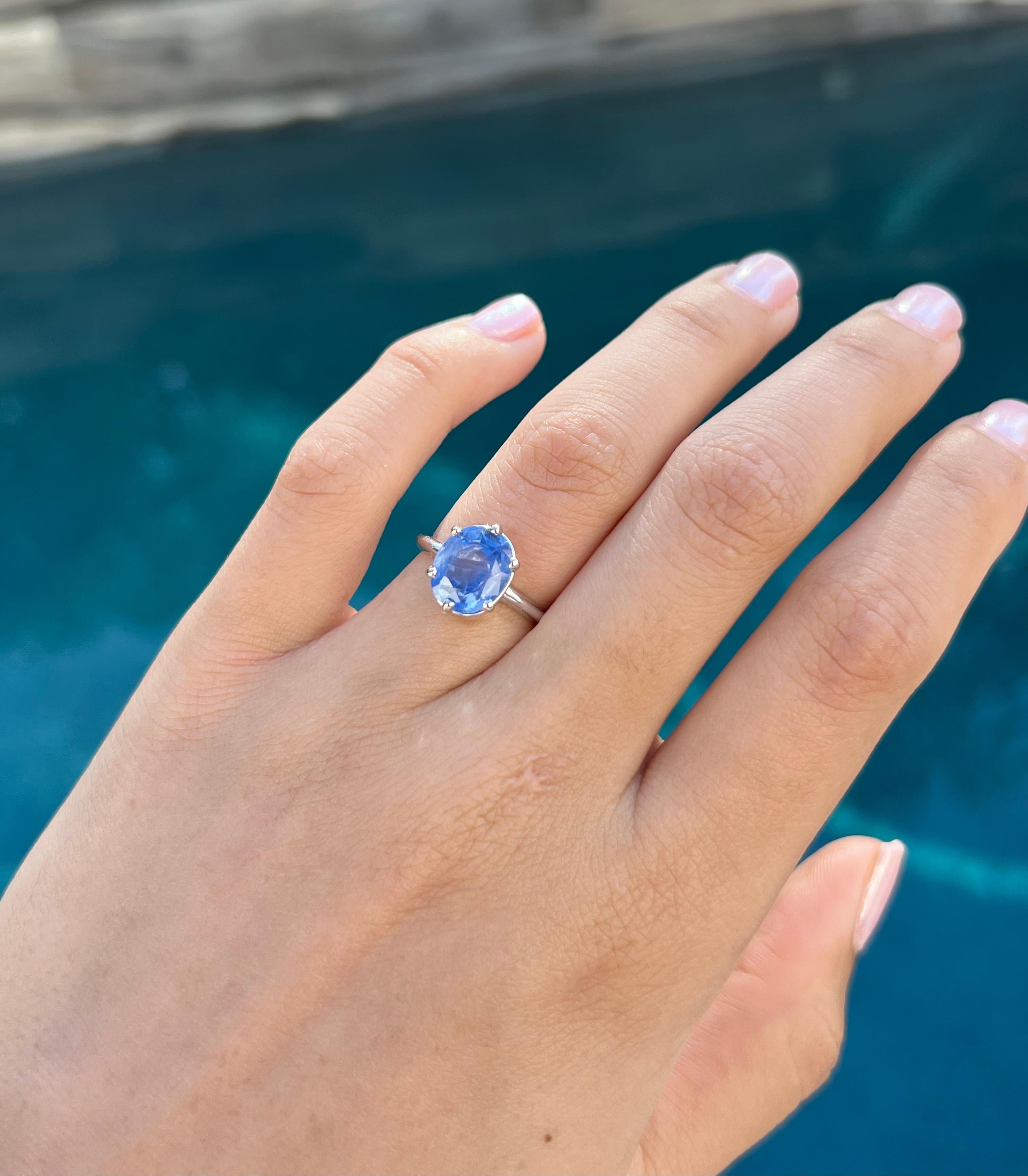 Anello in oro 14k con zaffiro blu di Ceylon certificato GIA da 4,52 carati In condizioni Nuovo in vendita a Amsterdam, NL