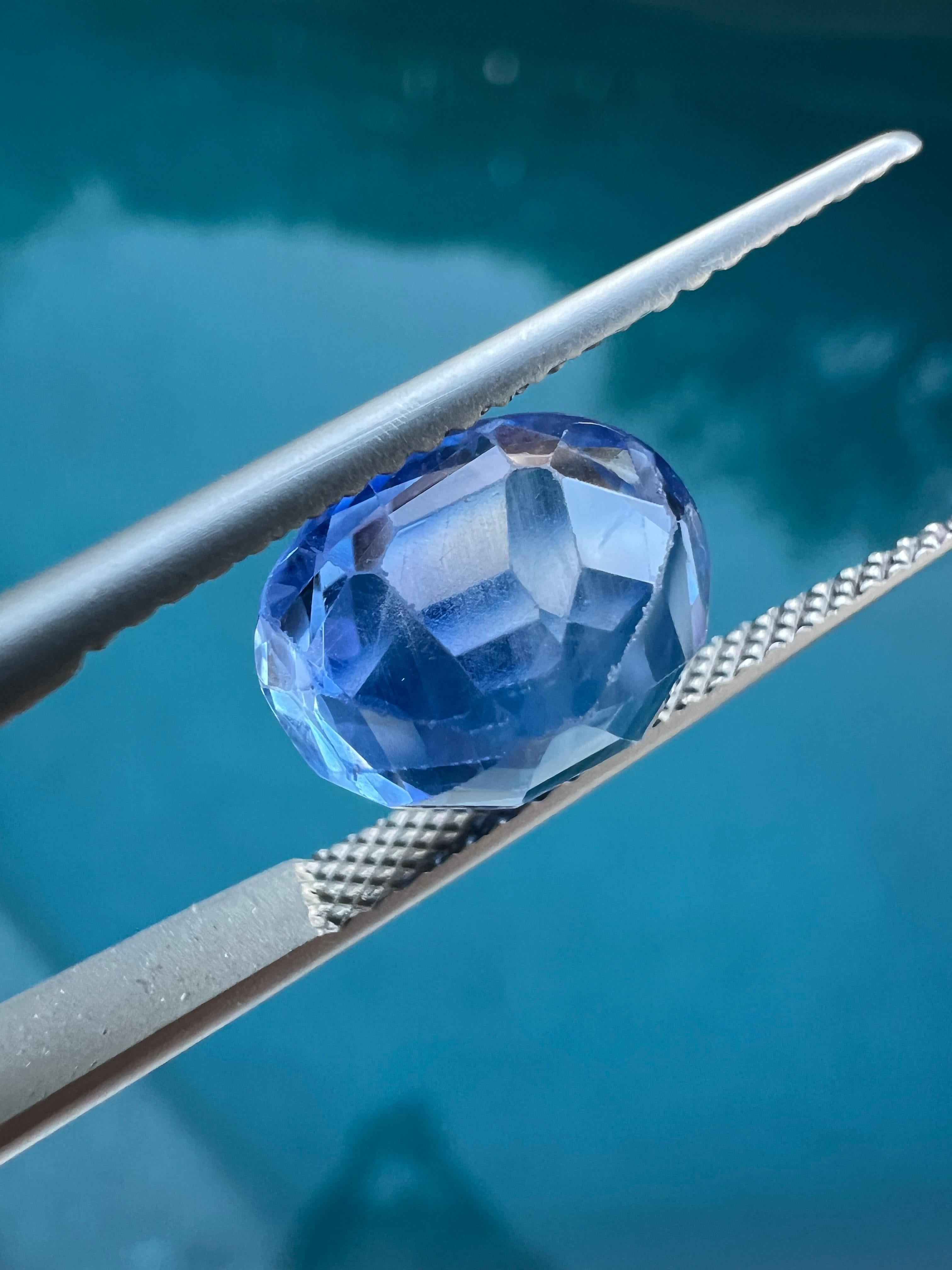 Women's or Men's GIA Certified 4.52ct Unheated Ceylon Blue Sapphire For Sale
