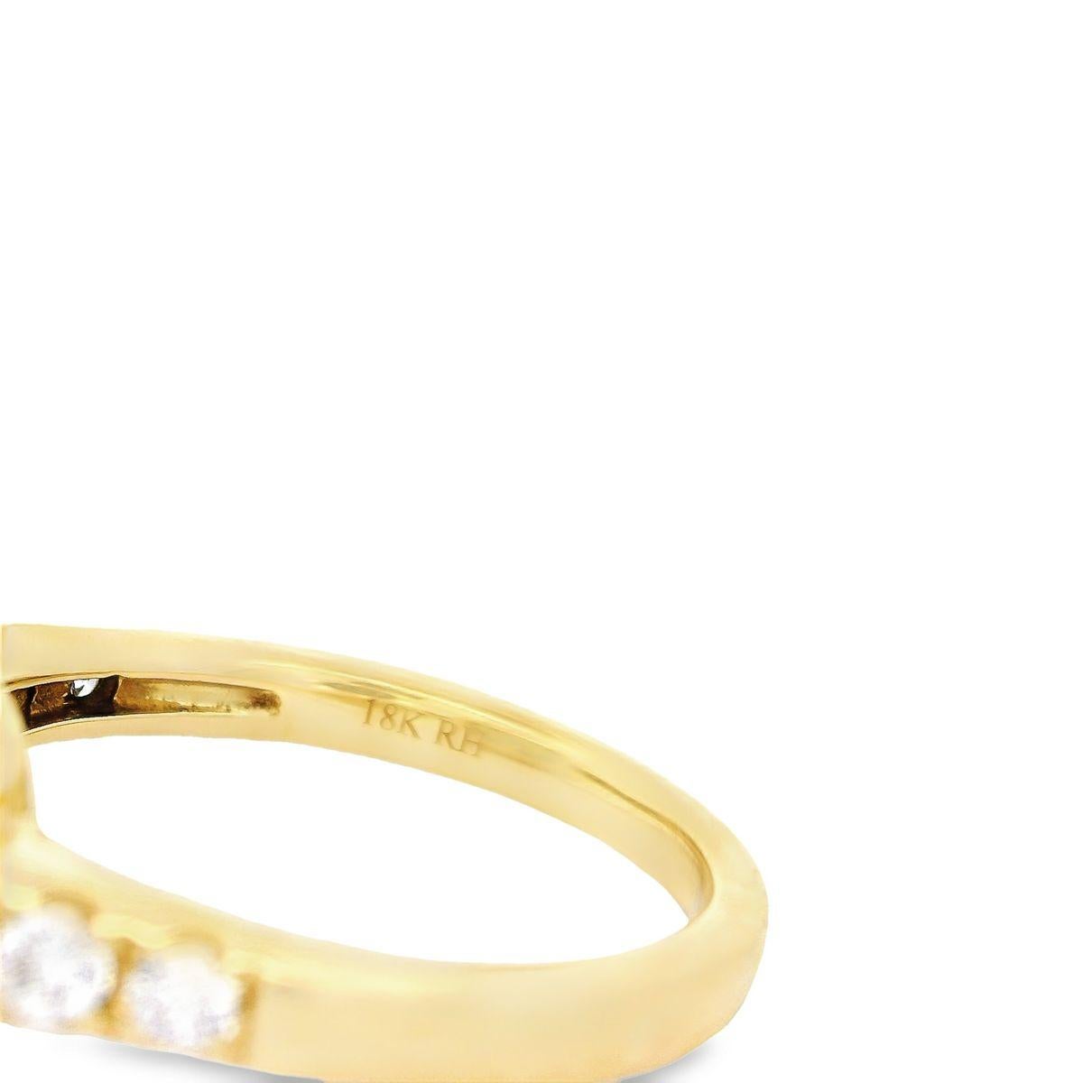 GIA Certified 4.53ct Green Sapphire Cushion & Diamond Pave 18K Yellow Gold Ring For Sale 2