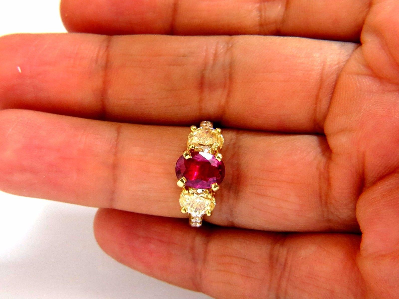 GIA Certified 4.53ct natural No Heat red ruby diamonds ring 18kt fancy yellows In New Condition For Sale In New York, NY