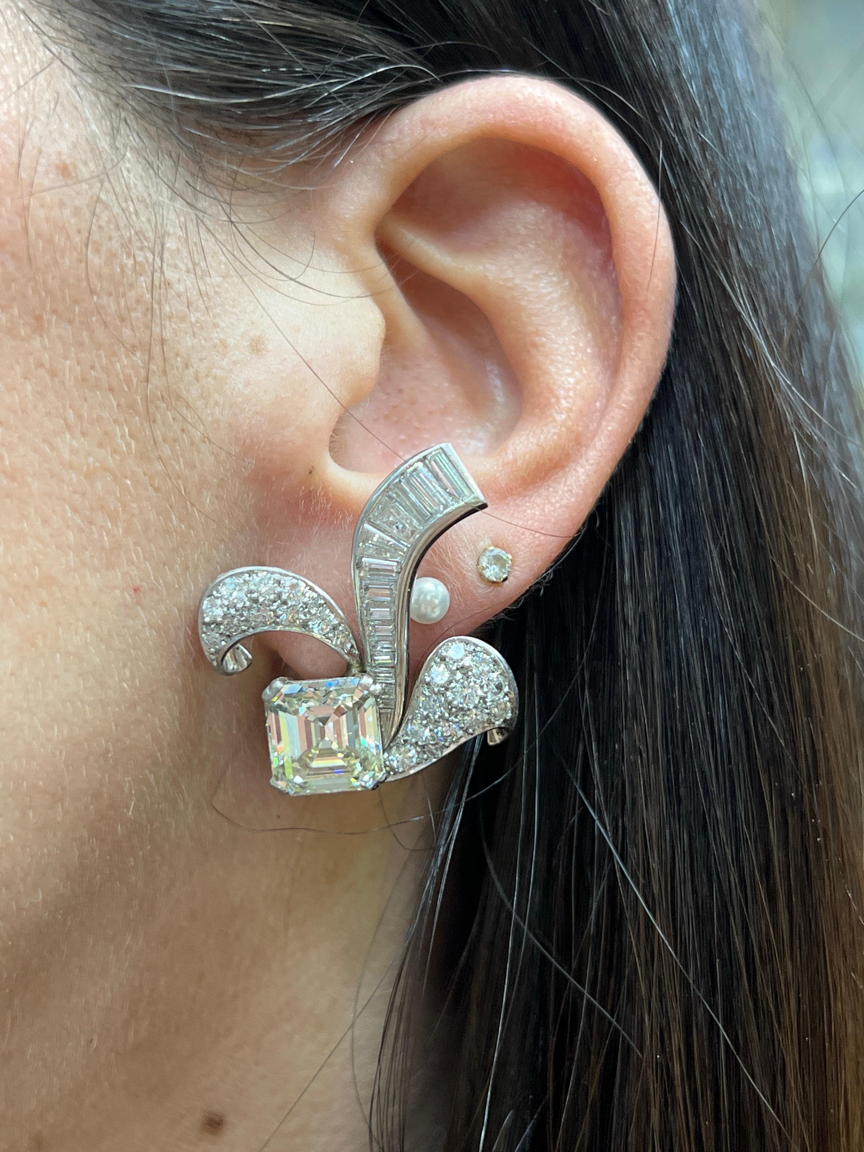 GIA-zertifizierte Diamantohrringe mit 4,58 und 5,05 Karat

Ein Paar Diamantohrringe mit zwei Diamanten im Smaragdschliff, akzentuiert durch Diamanten im Rund- und Baguetteschliff.

Zentrum Diamanten GIA Zertifizierung:
4,58 Karat N Farbe und VS1