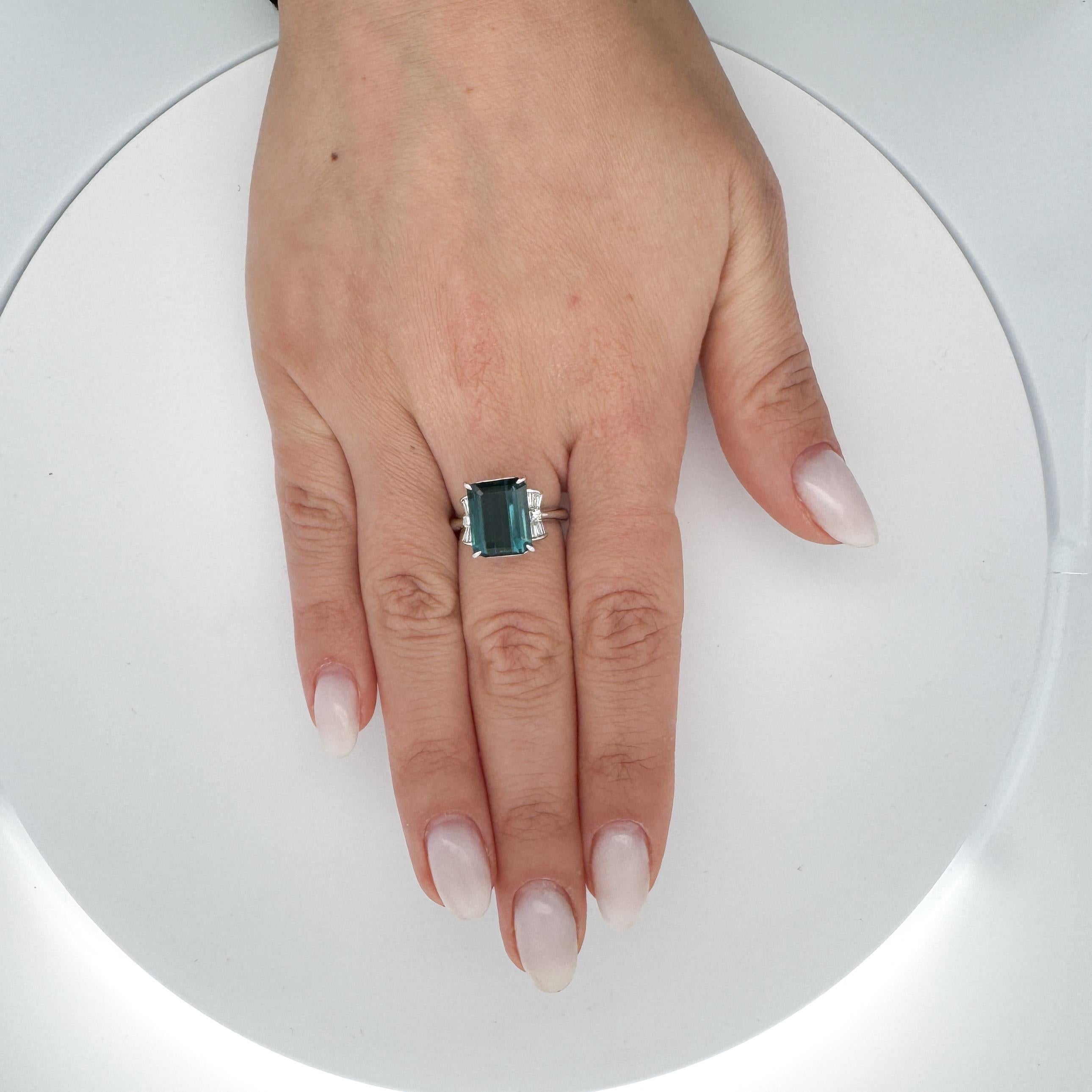 GIA zertifiziert 4,58 Karat Smaragd Schliff Indicolite Turmalin Diamant Platin Ring (Zeitgenössisch) im Angebot