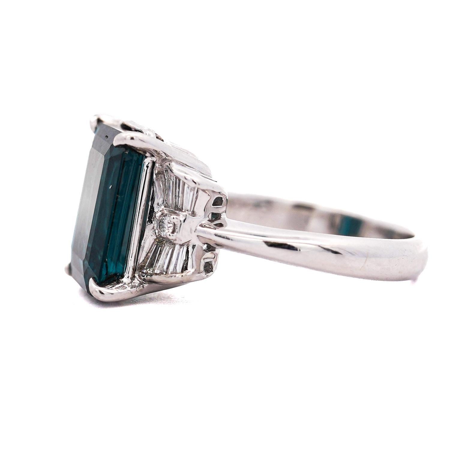 GIA zertifiziert 4,58 Karat Smaragd Schliff Indicolite Turmalin Diamant Platin Ring im Zustand „Gut“ im Angebot in Miami, FL