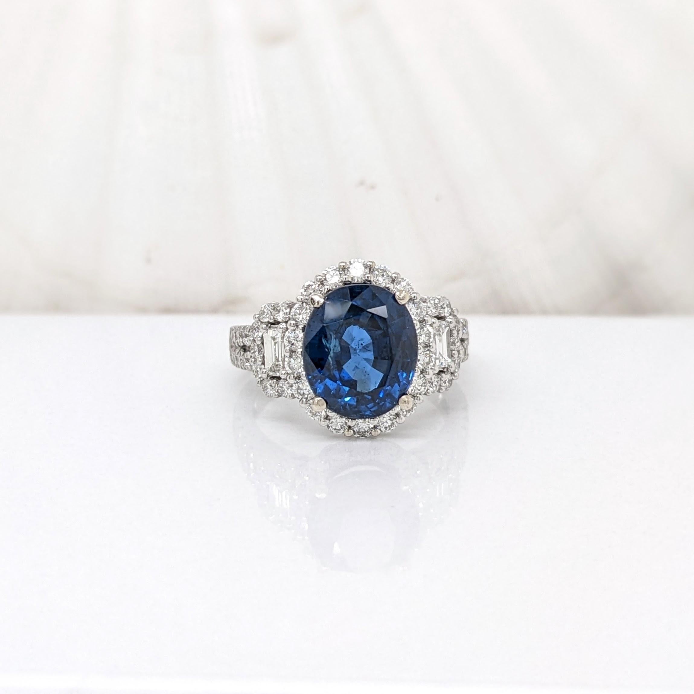Anillo de zafiro azul certificado por el GIA de 4,5 ct con diamantes extraídos de la tierra en oro macizo de 14 quilates Moderno en venta