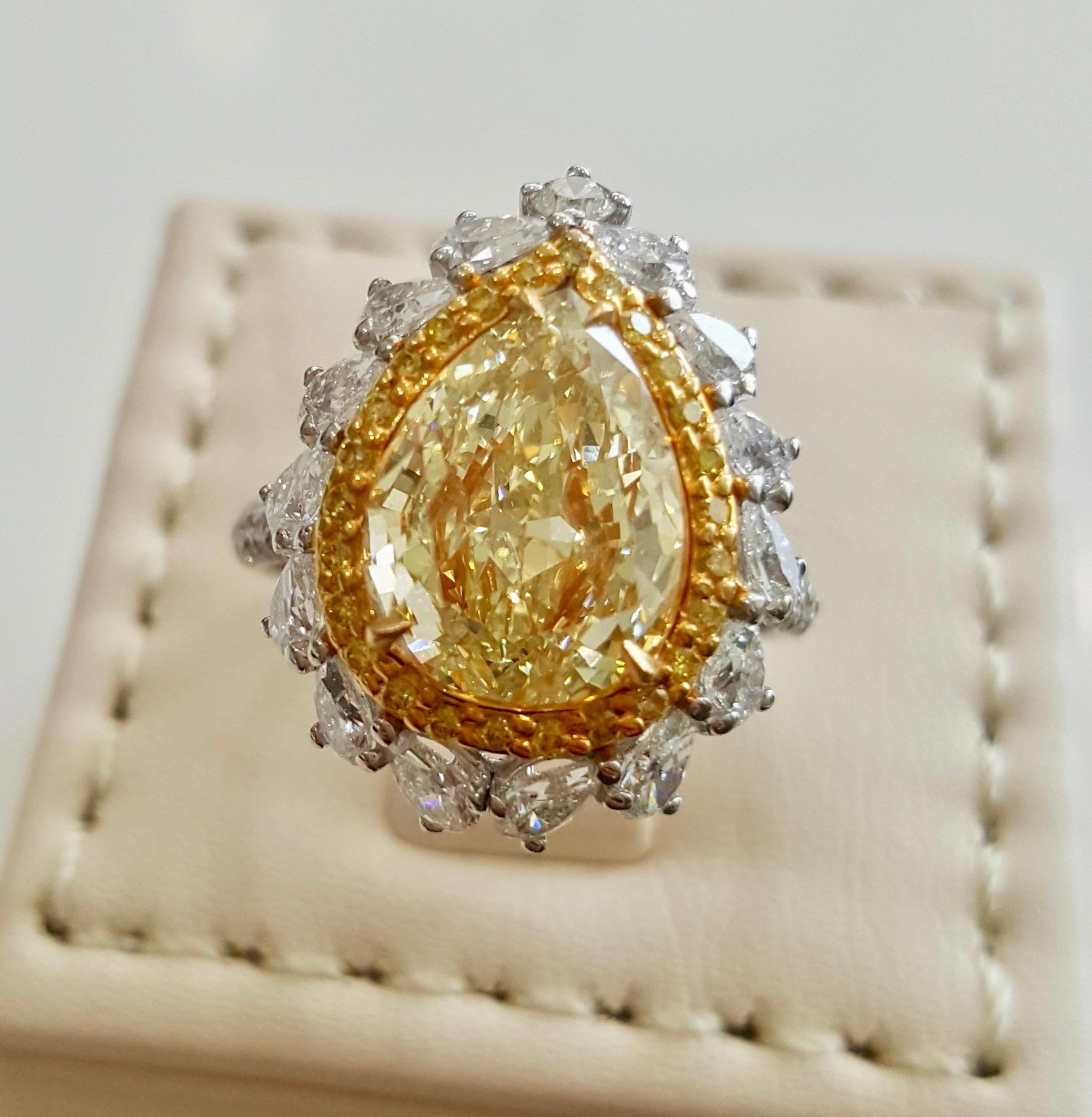 GIA Certified 4.64 Carat Natural Fancy Yellow And White Diamond Ring In 18 K  3