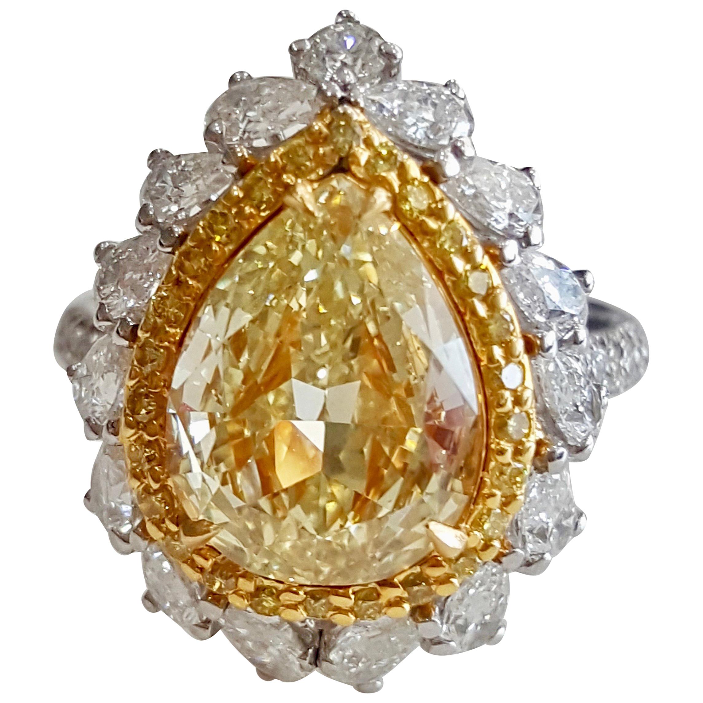 GIA Certified 4.64 Carat Natural Fancy Yellow And White Diamond Ring In 18 K 