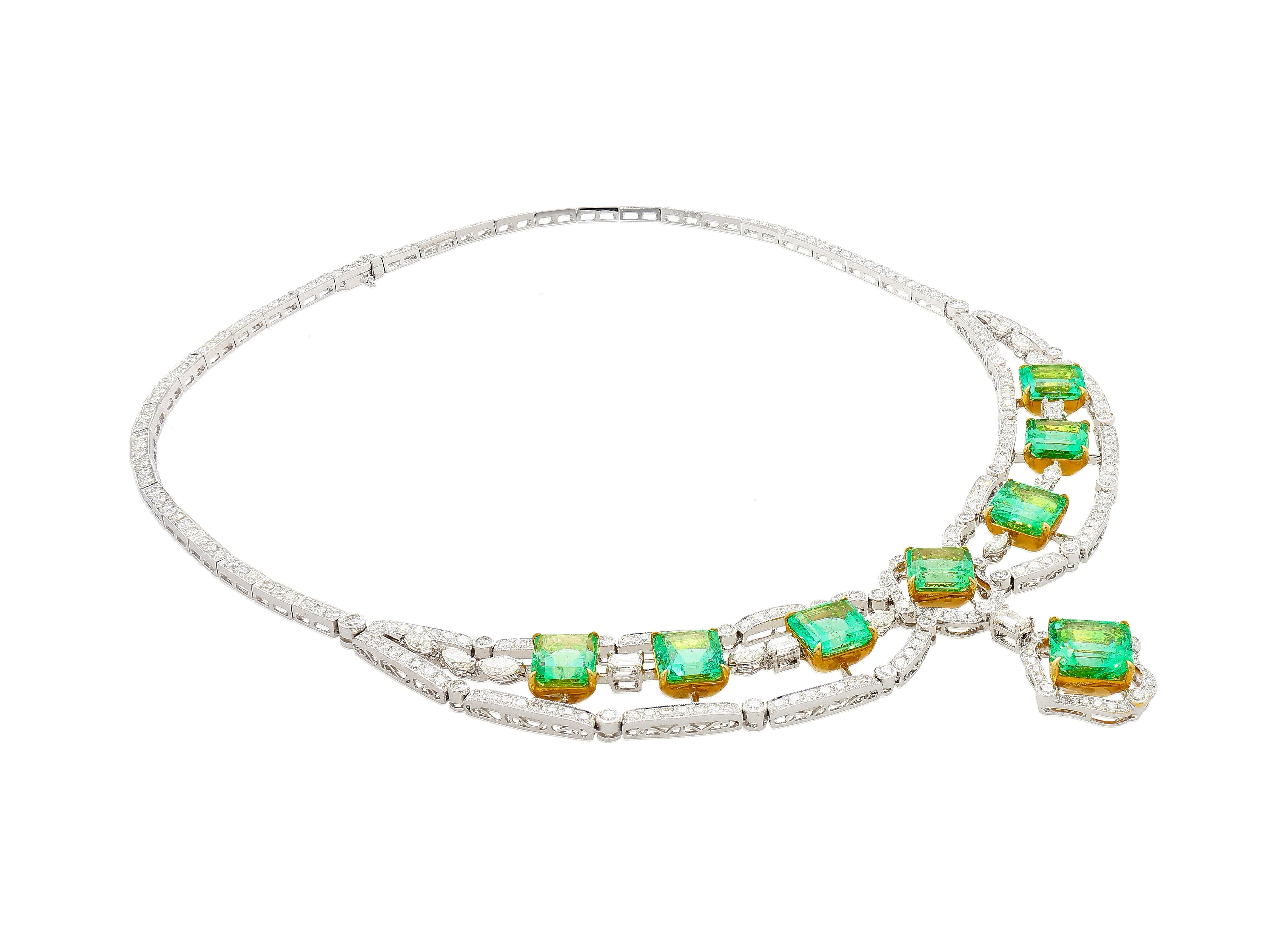 GIA-zertifizierte 46,45 Karat Smaragd- und Diamant-Kronleuchter-Halskette mit mehreren Edelsteinen  (Smaragdschliff) im Angebot