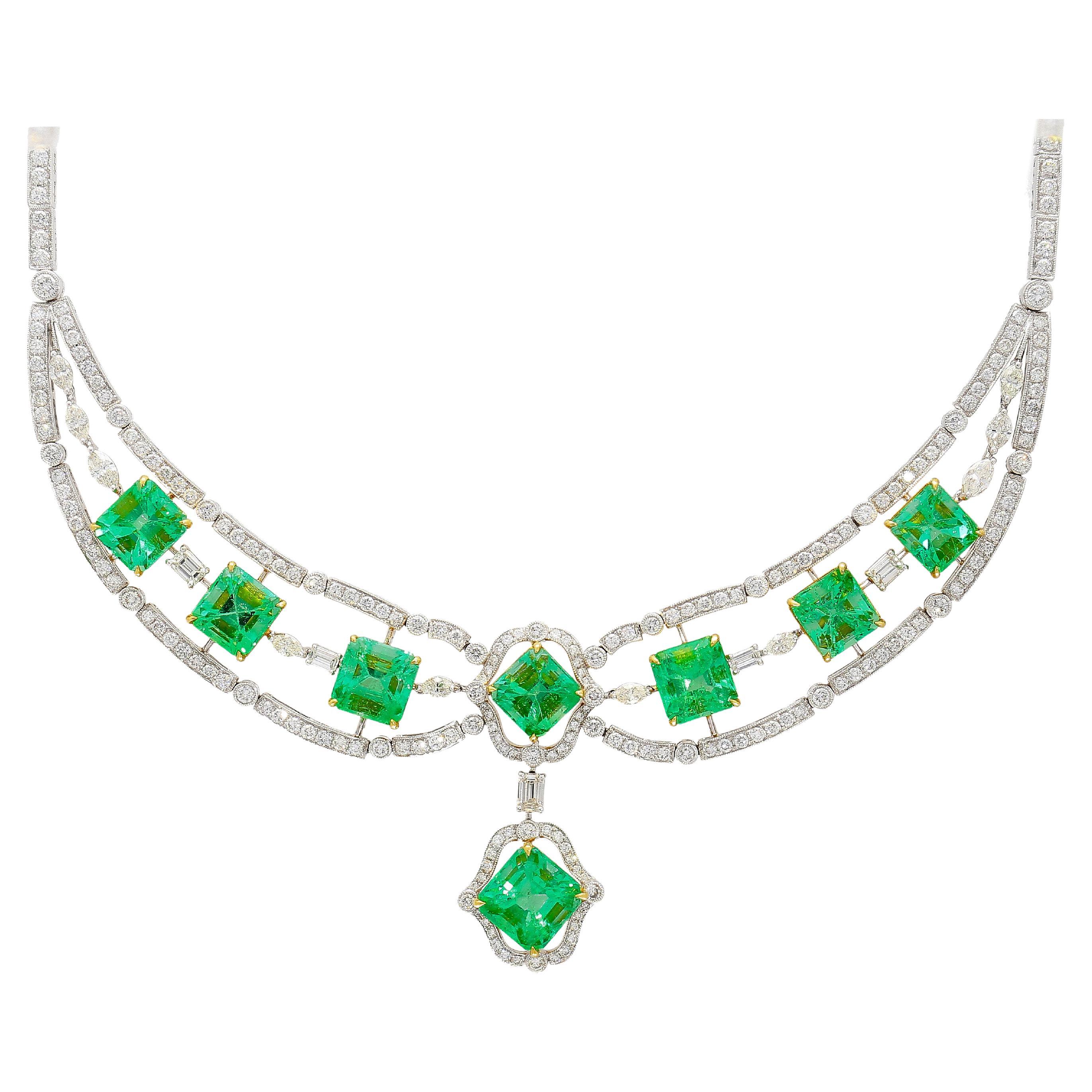 GIA-zertifizierte 46,45 Karat Smaragd- und Diamant-Kronleuchter-Halskette mit mehreren Edelsteinen  im Angebot