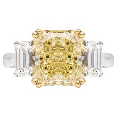 Bague de fiançailles à trois pierres avec diamant jaune taille radiant de 4,68 carats certifié GIA