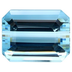 GIA Certificato 47,02 Carati Taglio Smeraldo Acquamarina Sfusa