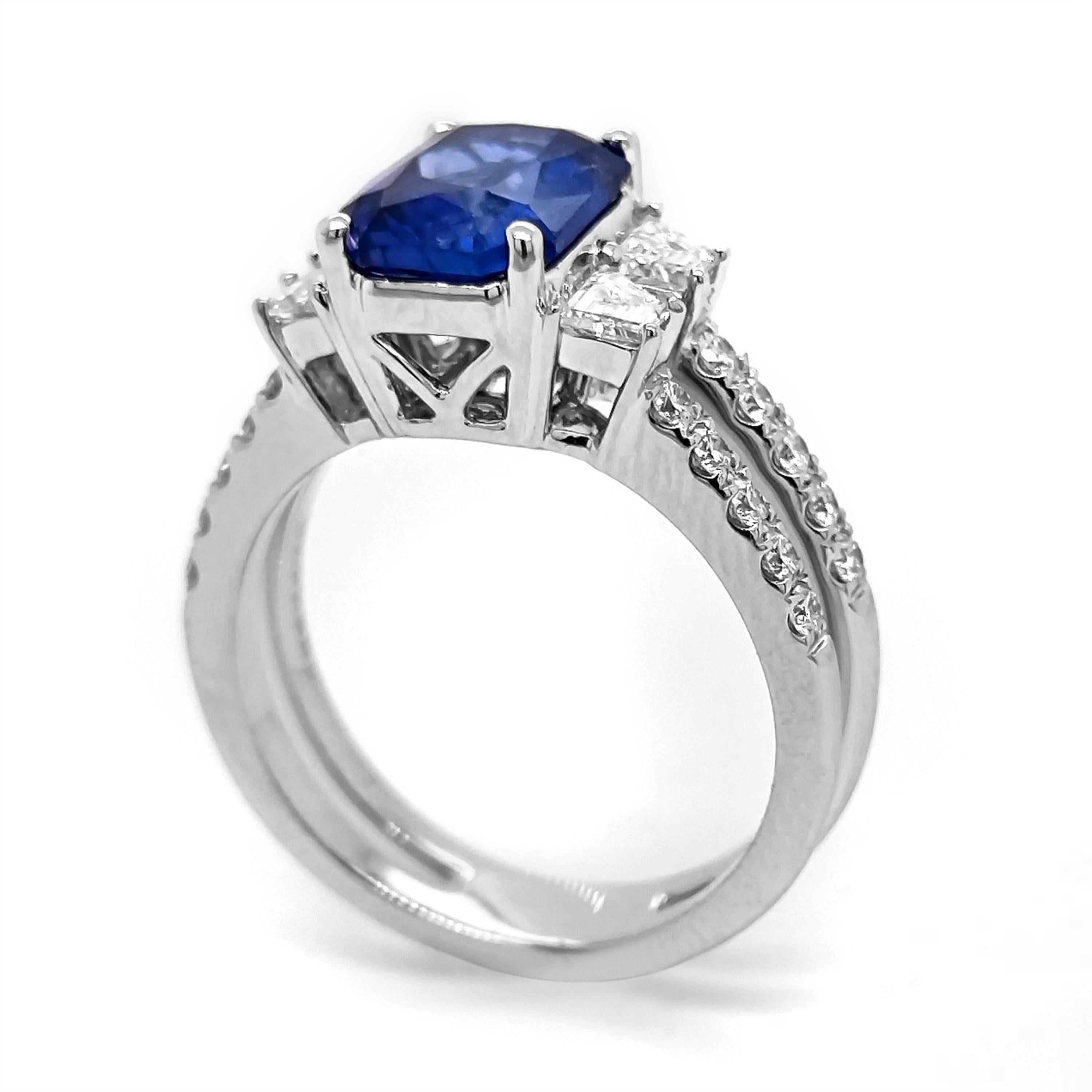 Mixed Cut GIA Certified 4.71 Carat  Sapphire and Fancy Diamond White Gold Ring For Sale