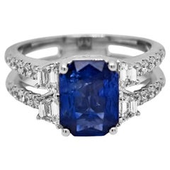 Certificado GIA de 4.71 quilates  Anillo de oro blanco con zafiro y diamante fantasía