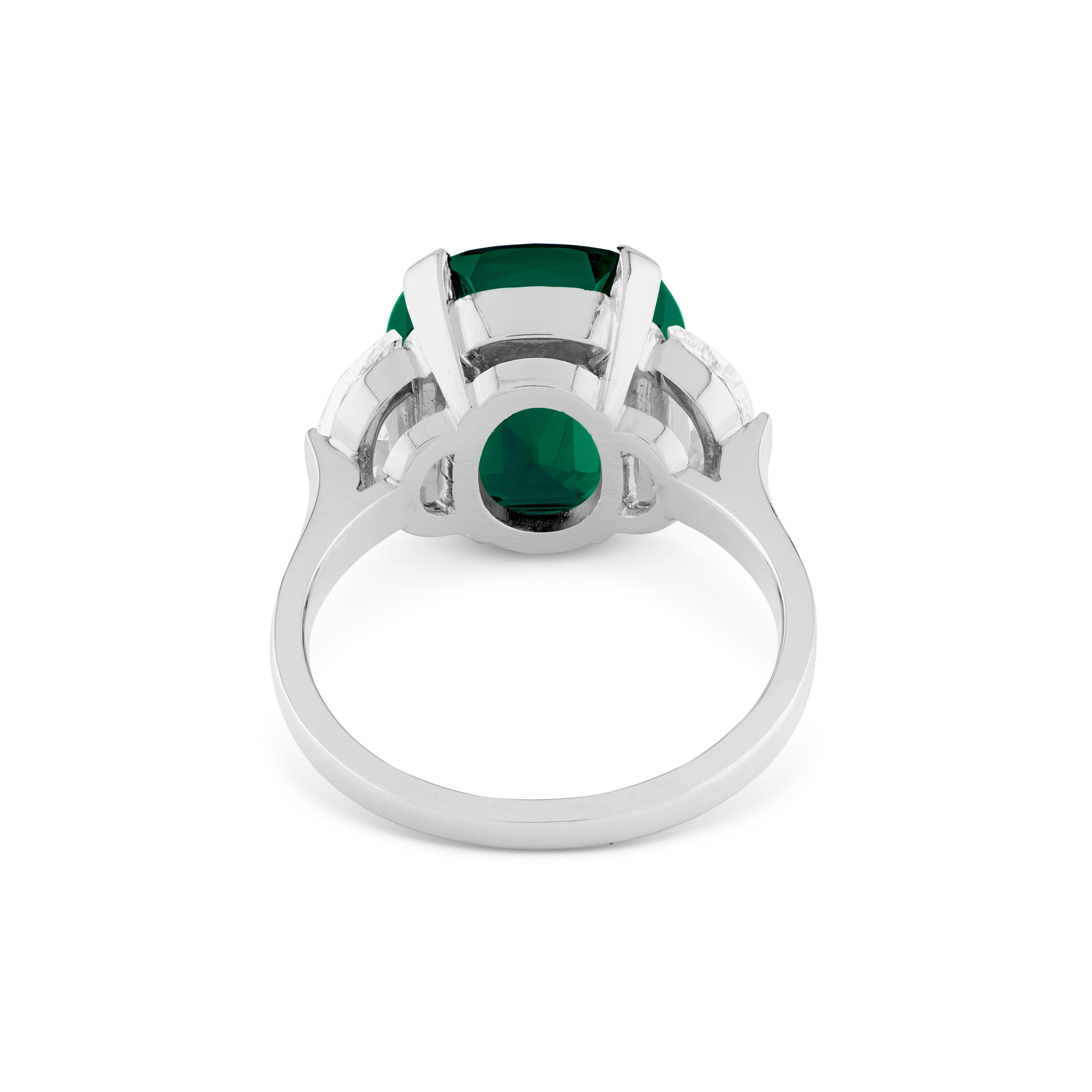 Contemporaneo GIA Certified 4.71 Ct. Minor Oil Cushion Emerald Diamond Ring in vendita