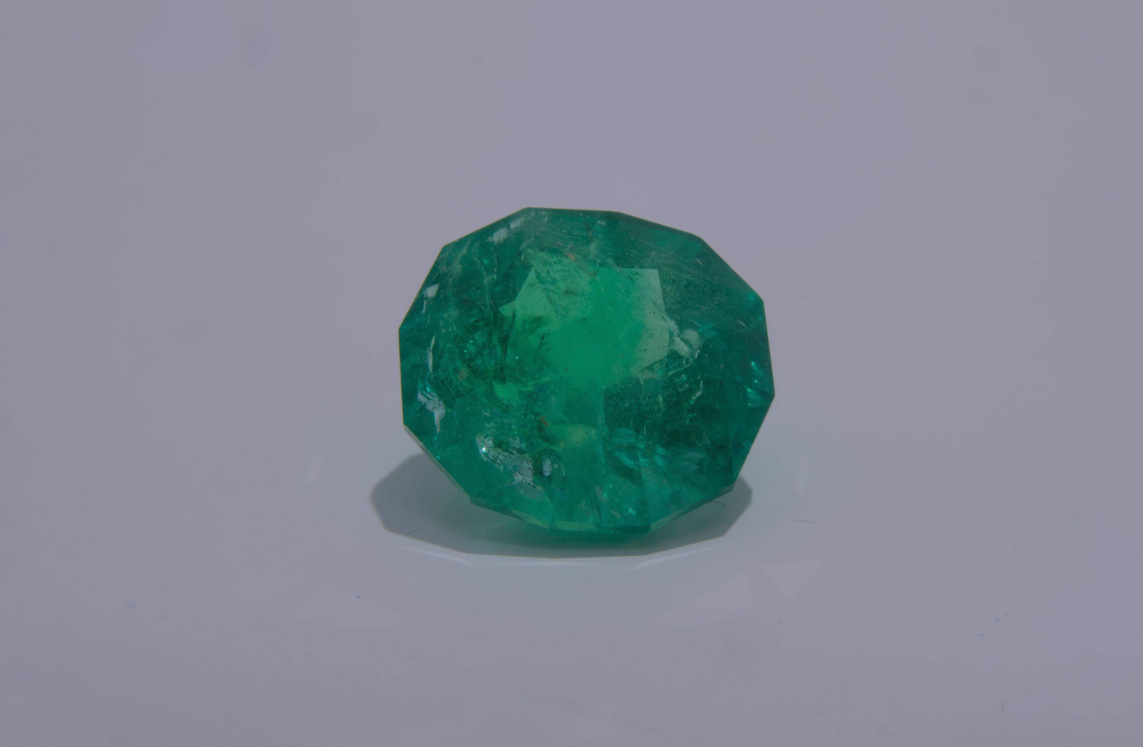 GIA-zertifizierter 4,74 Karat Modified Oval Brillant Loser Smaragd (Ovalschliff)