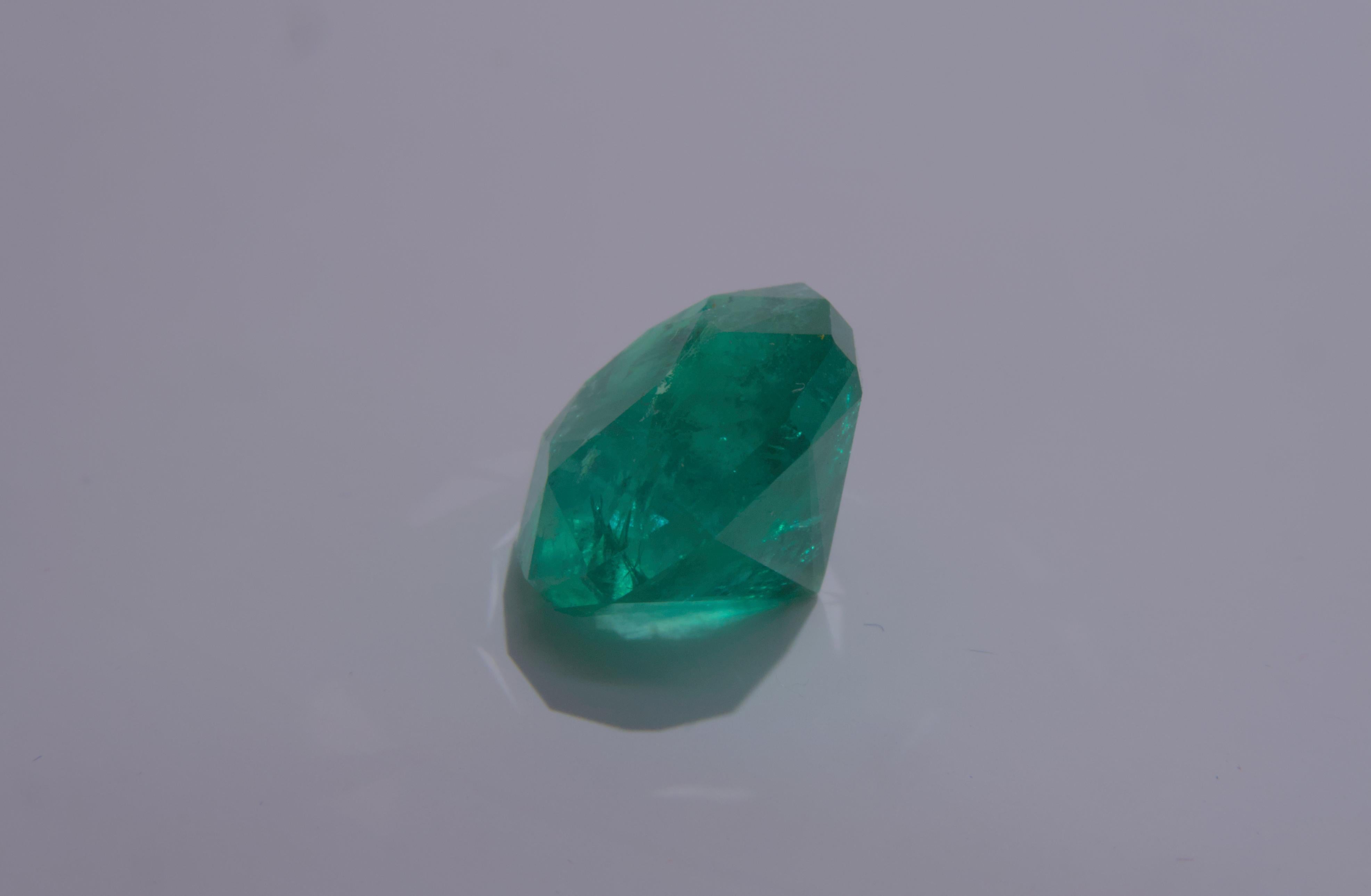 GIA-zertifizierter 4,74 Karat Modified Oval Brillant Loser Smaragd für Damen oder Herren