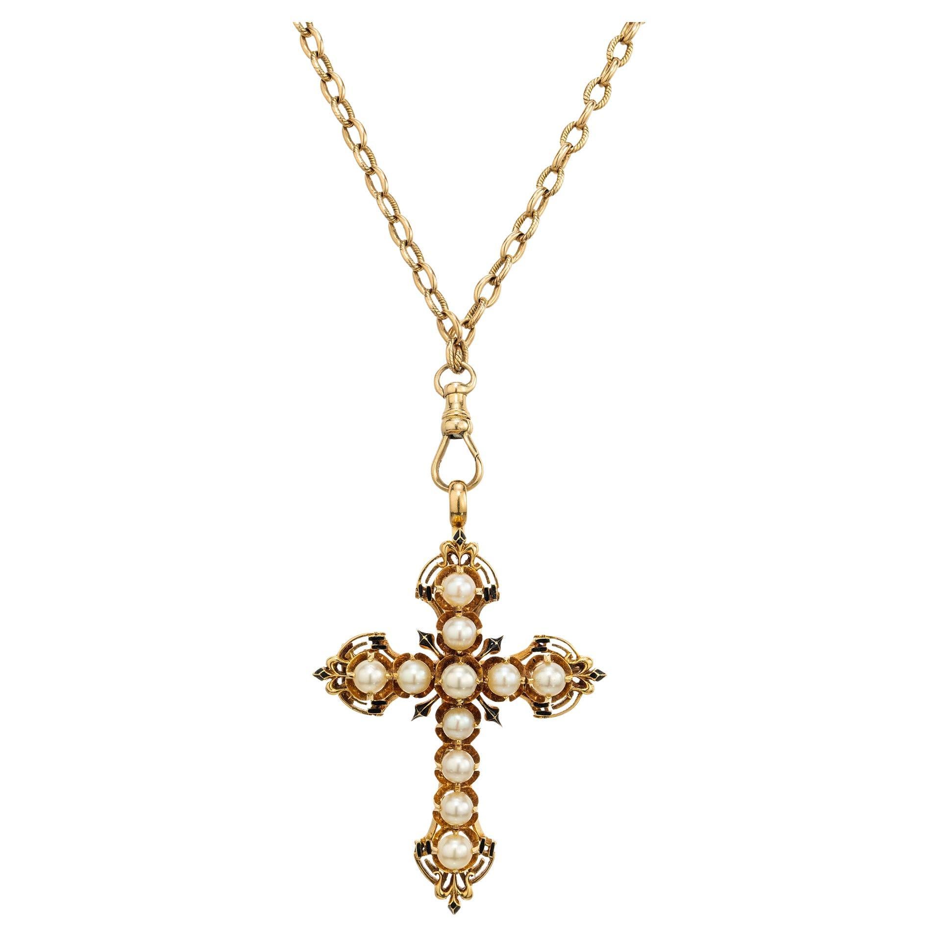 Collana con ciondolo a croce con smalto in oro giallo e perla da 4,76 carati certificata GIA in vendita