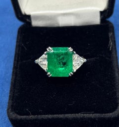 GIA Certified 4.77 Carat Colombian Emerald and 1.52 Carat Trilliant Diamond Plat