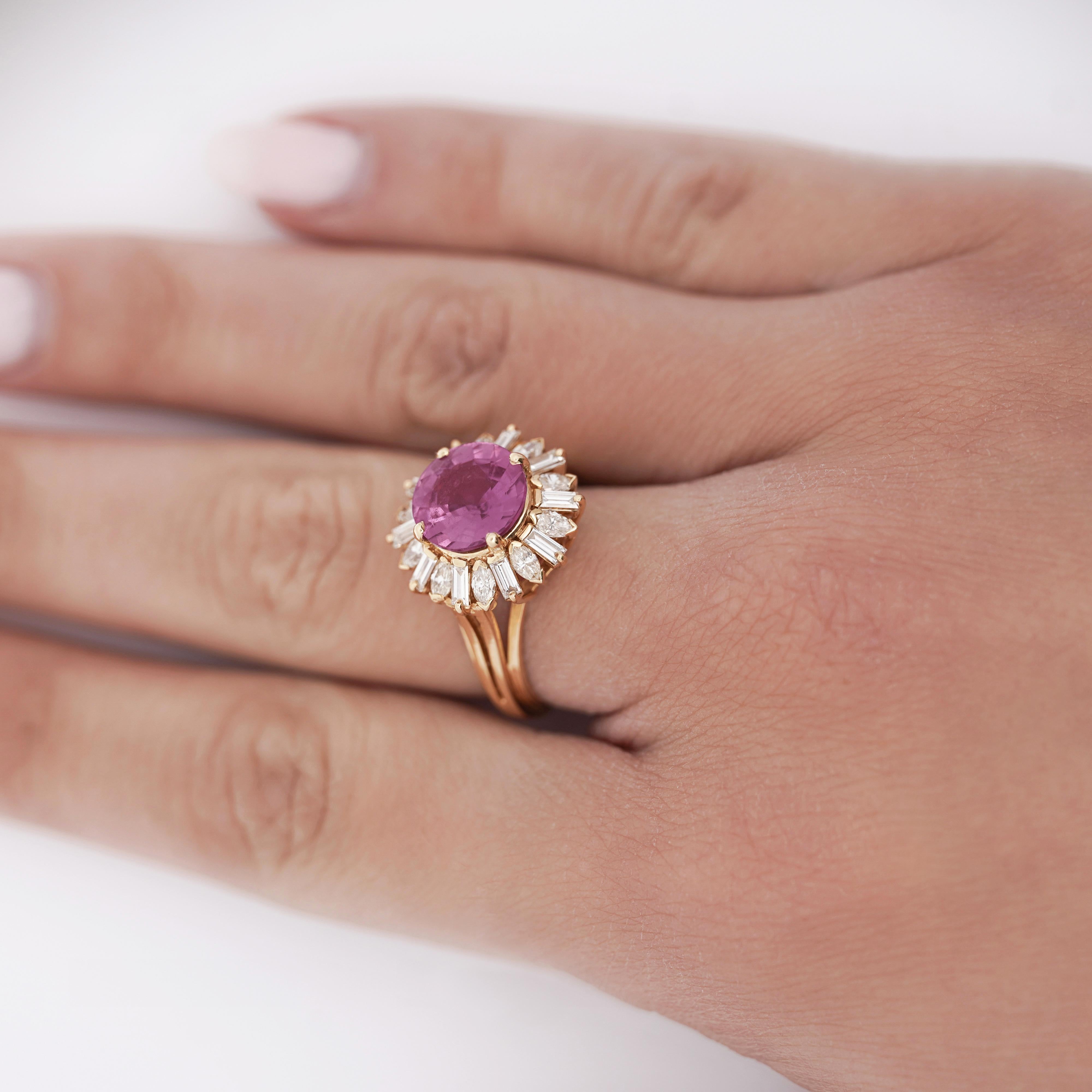 GIA Certified 4.8 Carat Oval Pink Sapphire & Diamond 18K Gold Starburst Ring In New Condition For Sale In Miami, FL