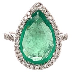 Anillo de cóctel de oro blanco con diamante esmeralda de 4,83 quilates certificado por el GIA