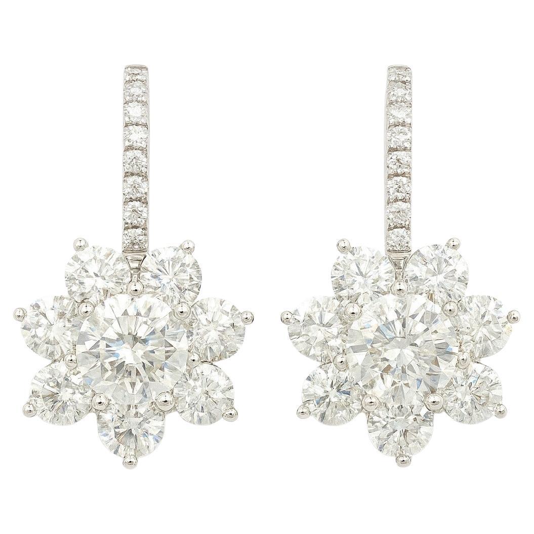Orecchini in platino con diamanti a fiore certificati GIA da 4,84 carati in vendita