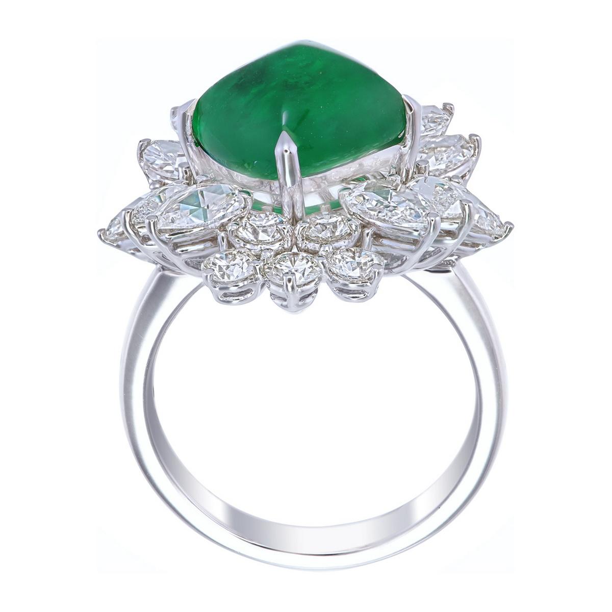 GIA-zertifizierter 4,90 Karat sambischer Zuckerhut-Smaragd & Dia. Cocktail-Ring (Zeitgenössisch) im Angebot