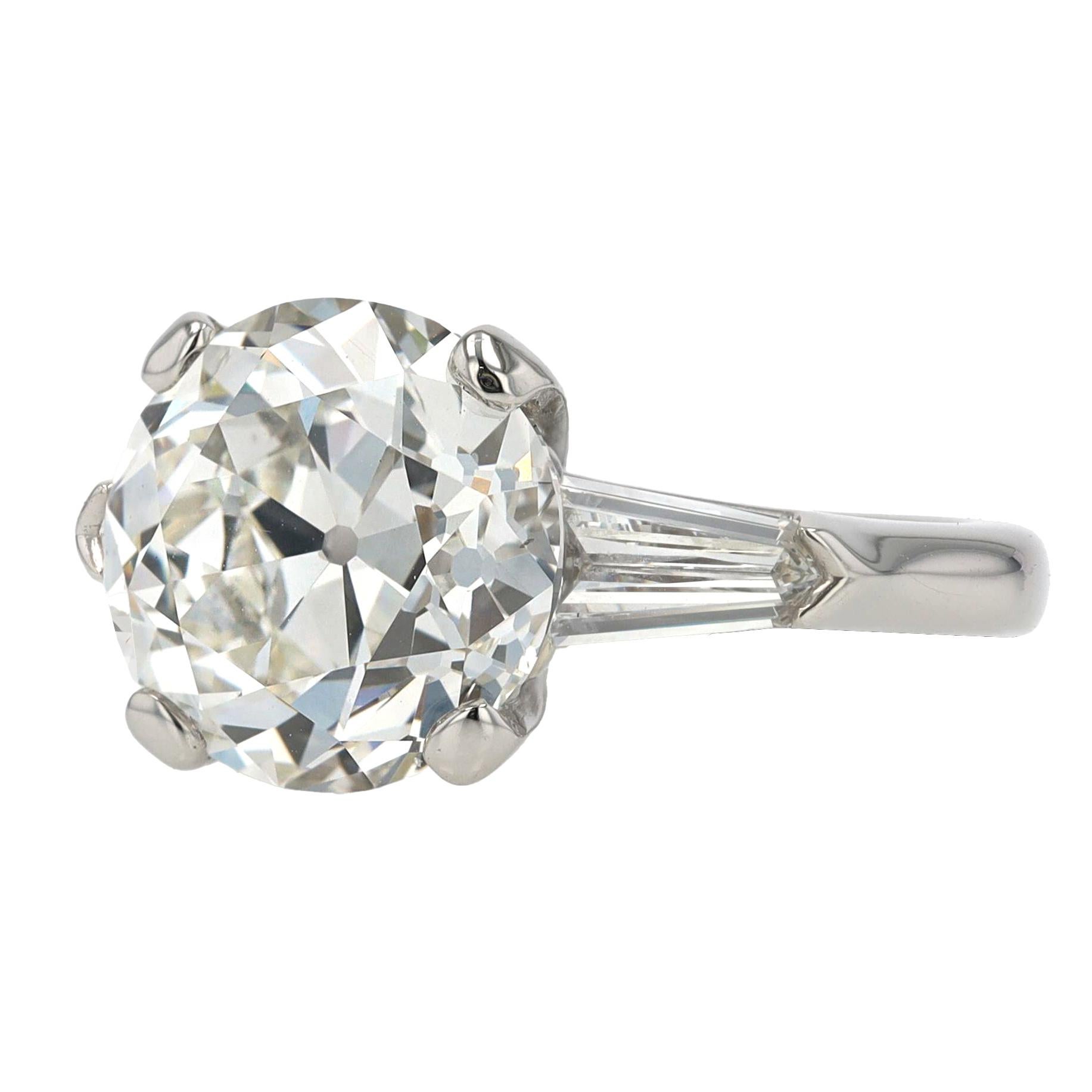 Art Déco Anello di fidanzamento in platino con diamante vecchio taglio europeo certificato GIA da 4,95 carati in vendita