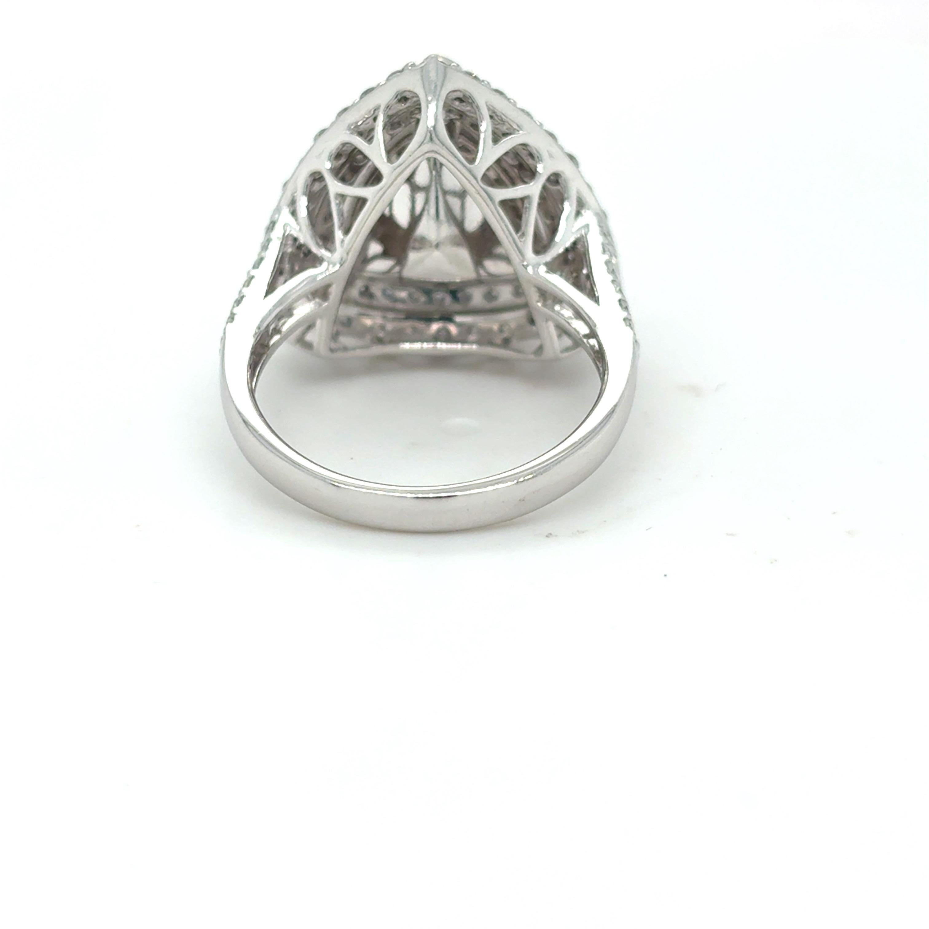 Anillo de cóctel de diamantes tanzanita talla trillón de 4,99 quilates certificado por el GIA en venta 1