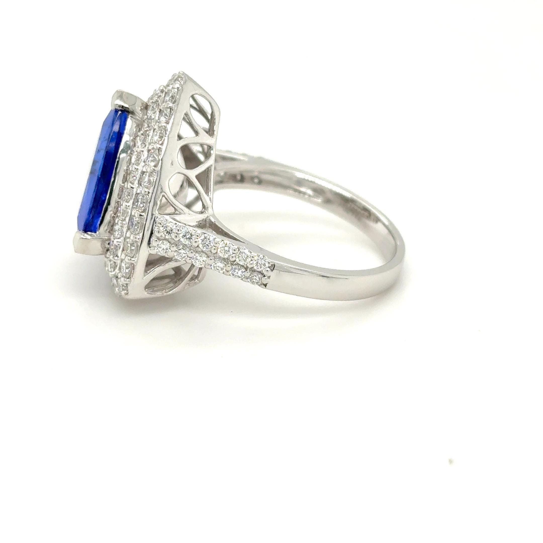 Anillo de cóctel de diamantes tanzanita talla trillón de 4,99 quilates certificado por el GIA en venta 3