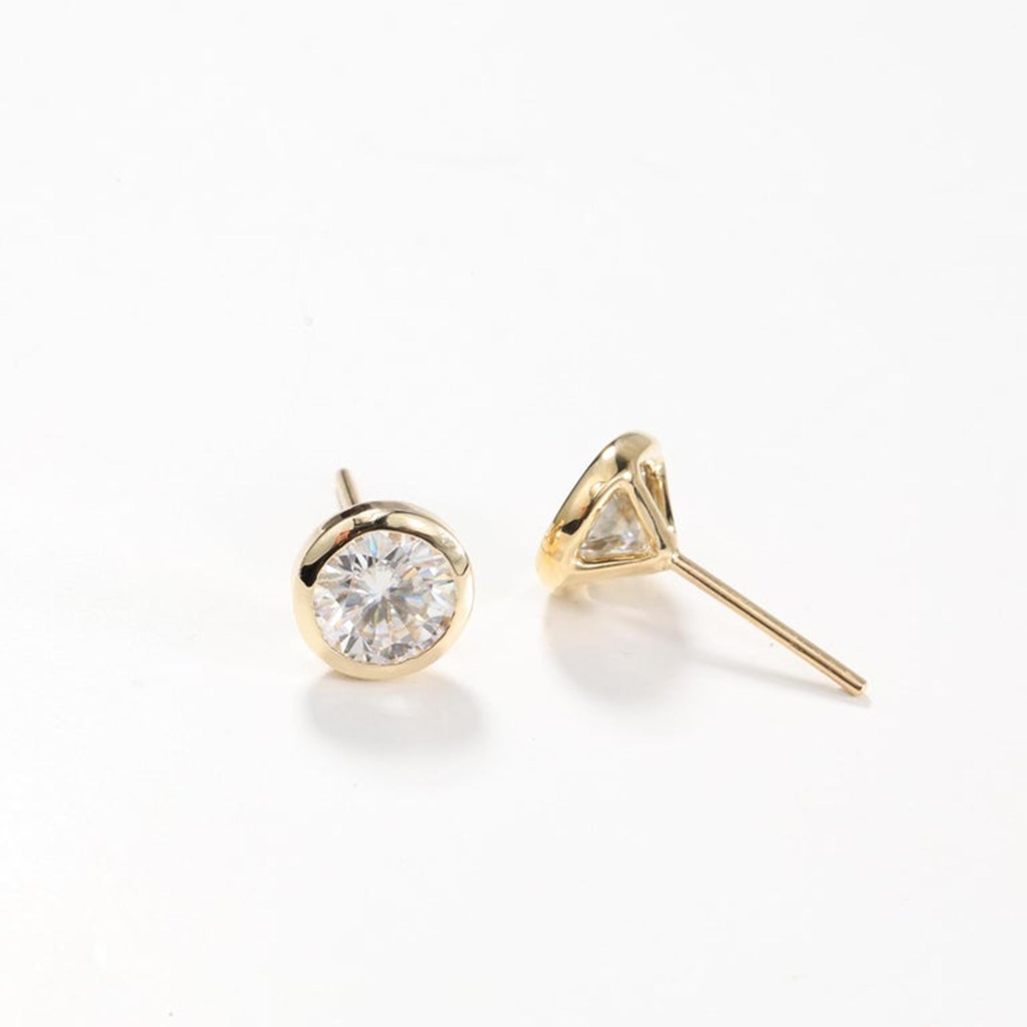 GIA Report Certified E VVS 4 TCW Diamond Round Cut Stud Ears en vente 1