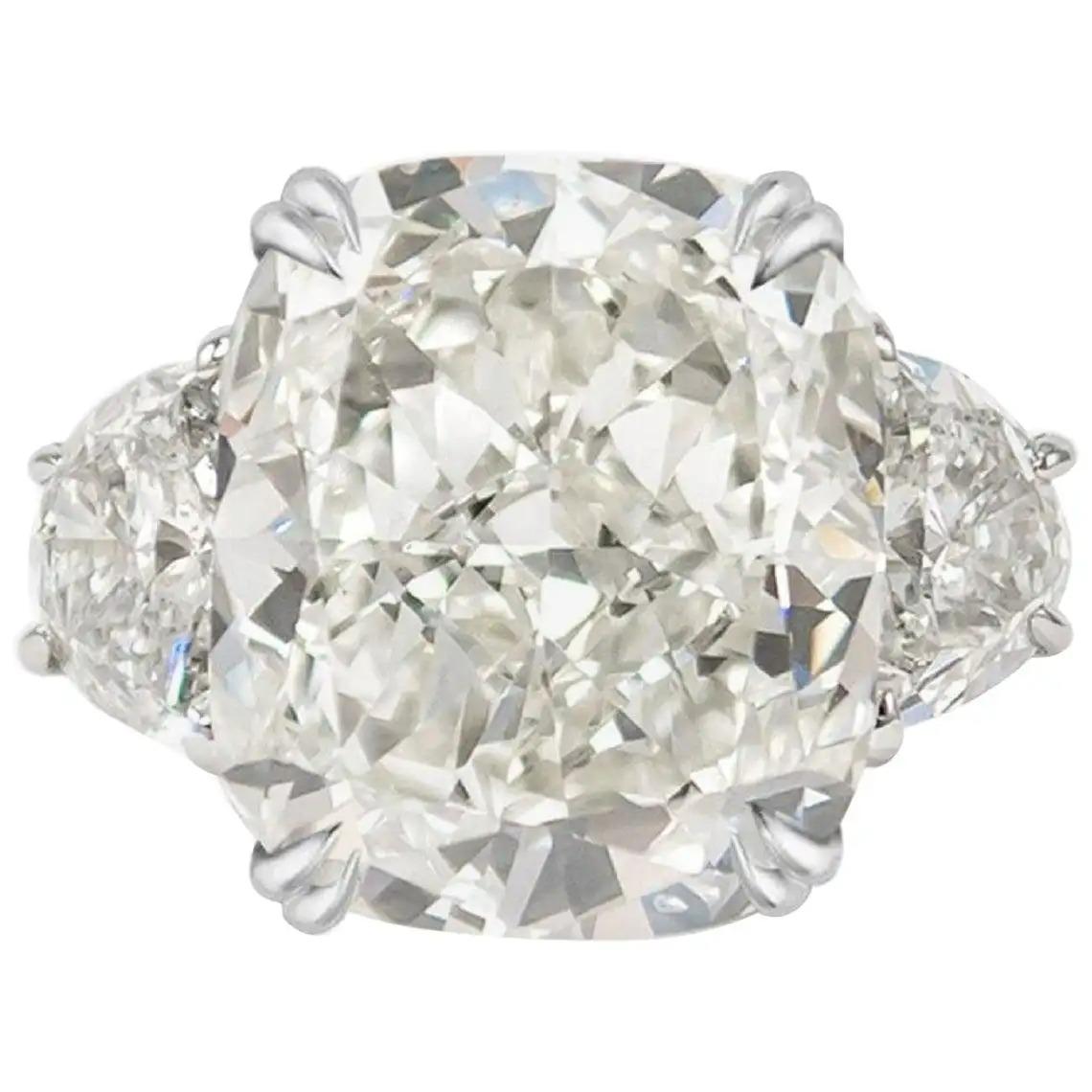 Moderne Bague en diamant certifié GIA 5 carats taille coussin FLAWLESS en vente