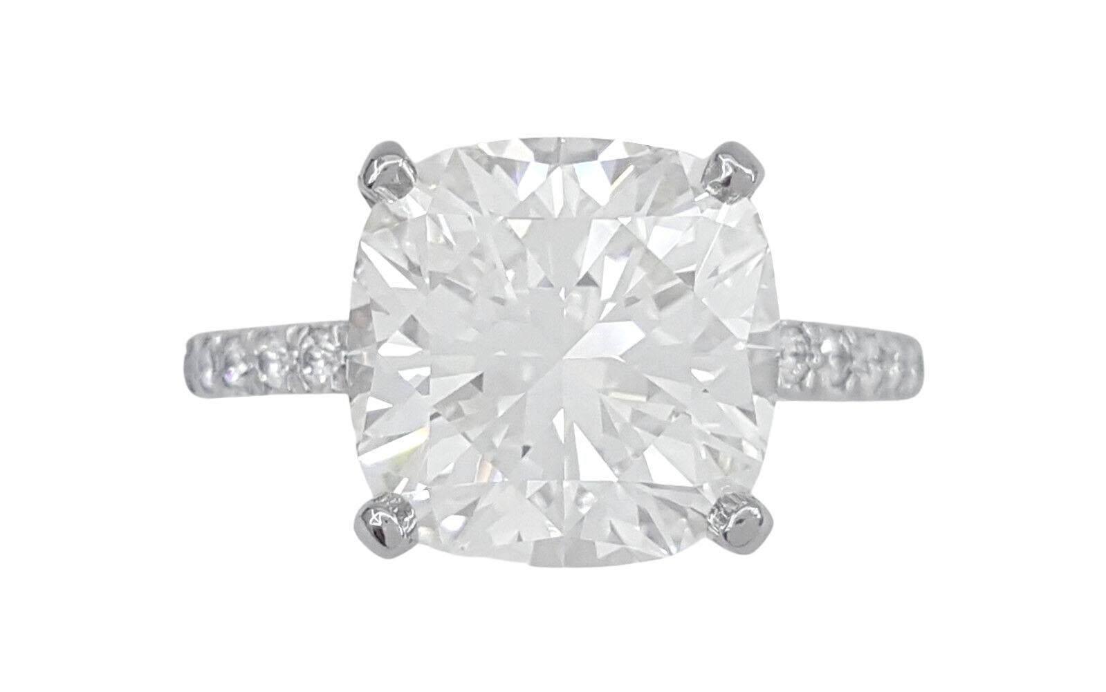 Moderne Bague de fiançailles GIA certifiée 5 carats, taille coussin, diamant VS en vente