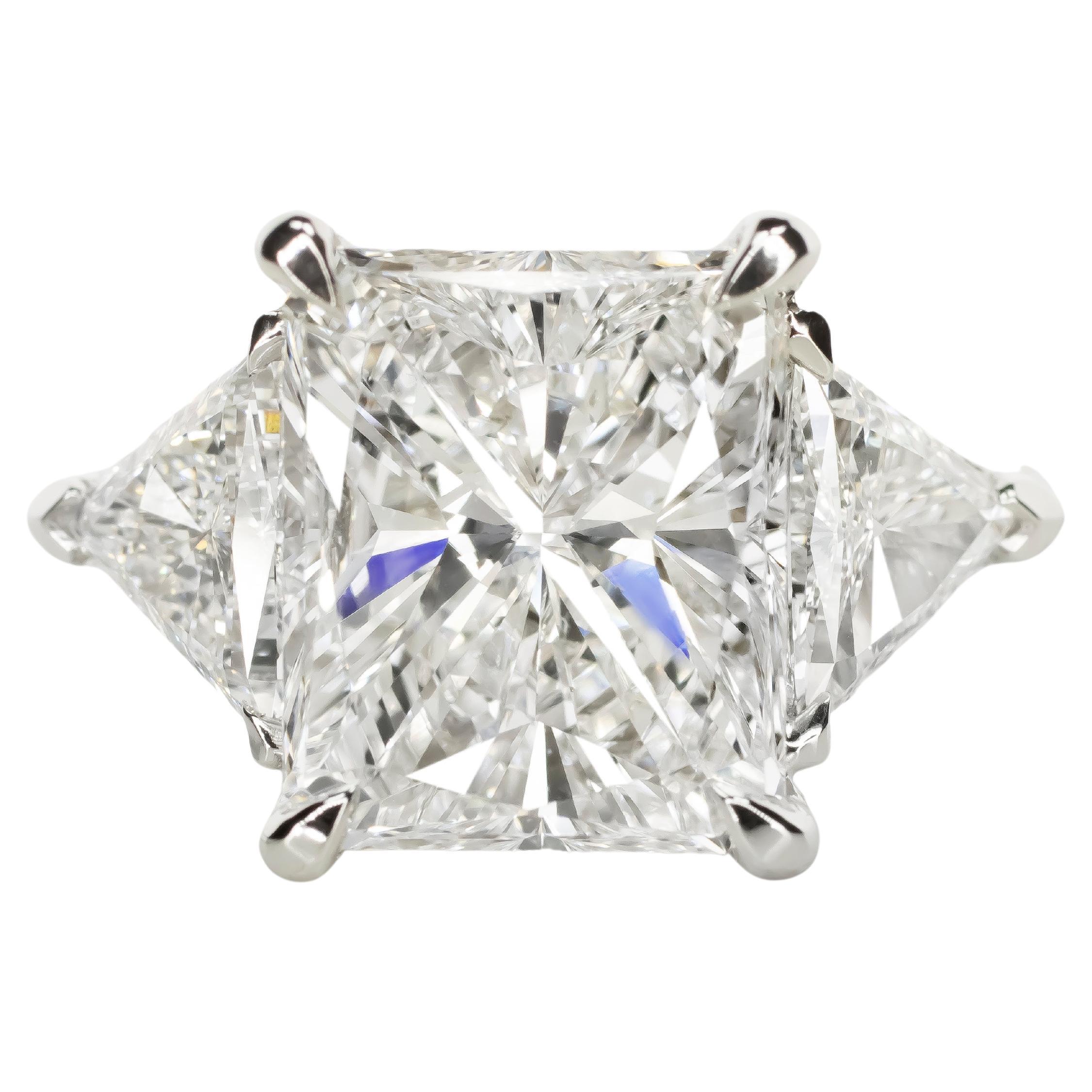 Moderne Bague sans défaut en diamant taille radiant de 5 carats de couleur D certifié GIA en vente