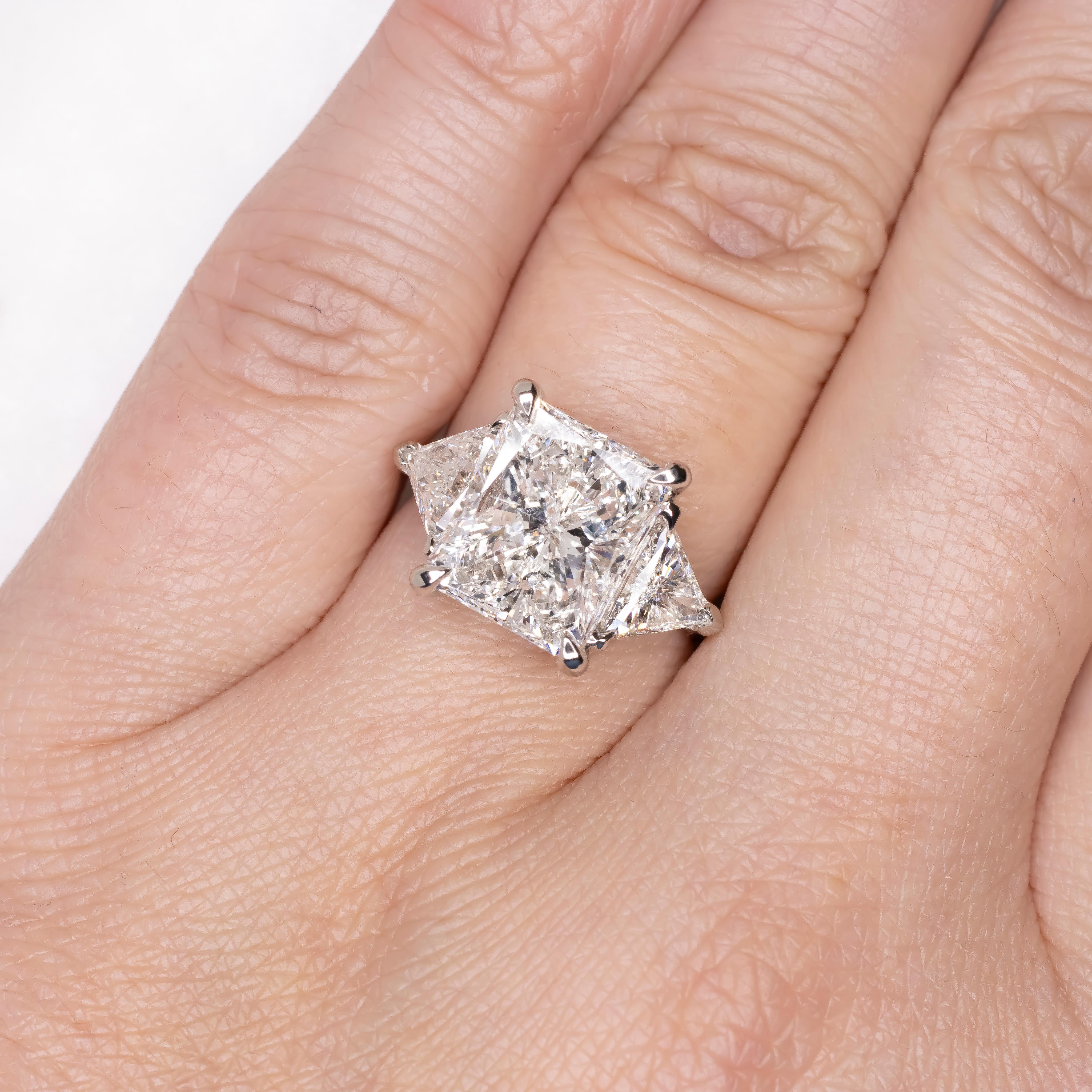 Bague sans défaut en diamant taille radiant de 5 carats de couleur D certifié GIA Neuf - En vente à Rome, IT