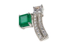 GIA Certified 5 Carat Diamond and Emerald 18K Gold Toi et Moi Ring