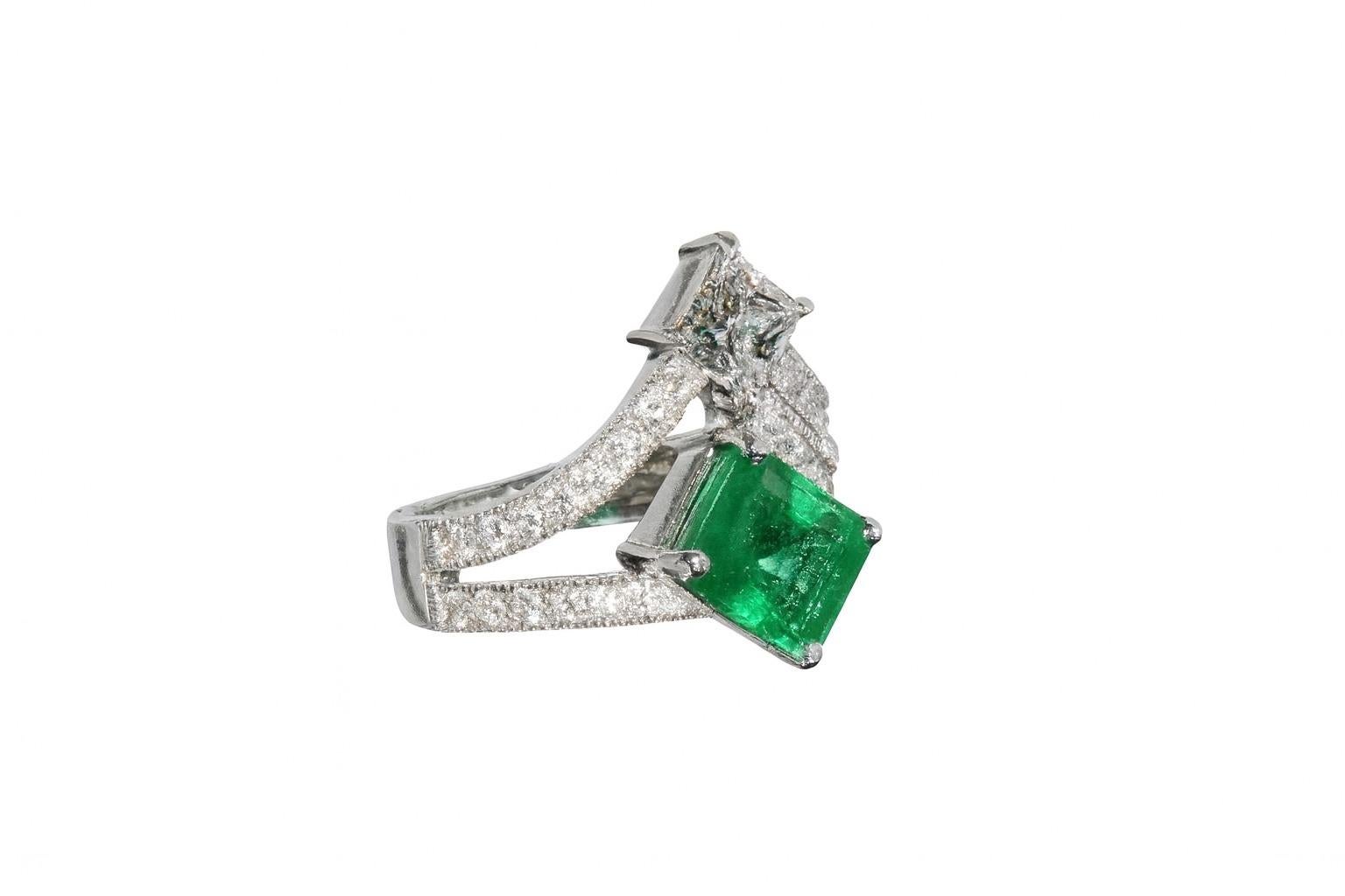 GIA zertifizierte 5 Karat Diamant und Smaragd 18K Gold Toi et Moi Ring (Smaragdschliff) im Angebot