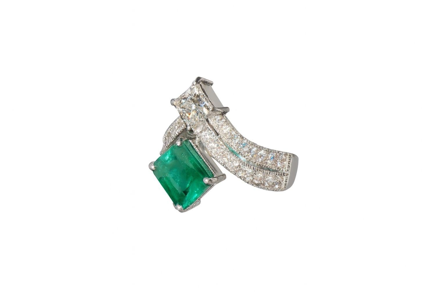 GIA zertifizierte 5 Karat Diamant und Smaragd 18K Gold Toi et Moi Ring Damen im Angebot