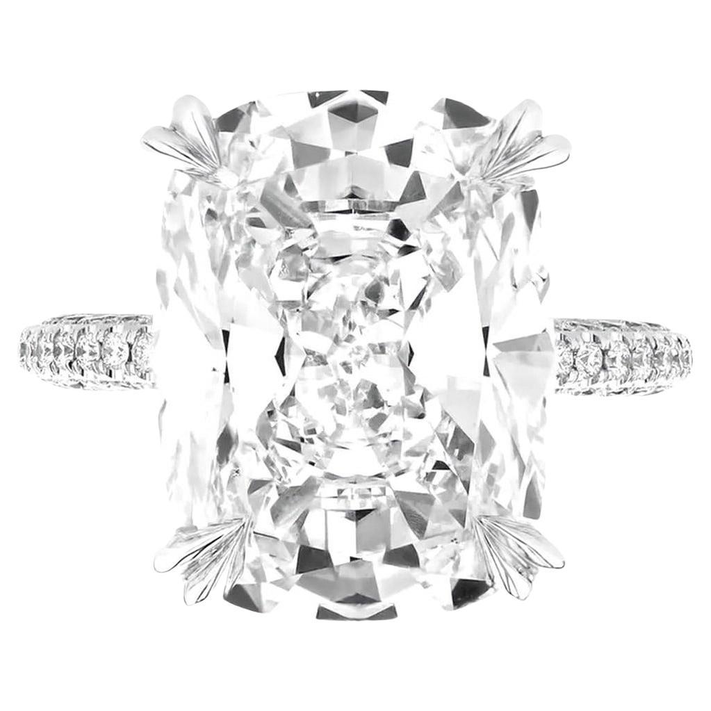 Bague avec diamant taille coussin allongée de 5 carats certifiée par le GIA, TYPE 2A D FLAWLESS