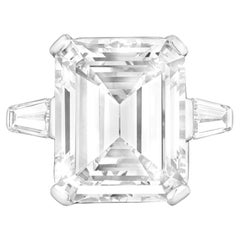 Bague en platine certifiée GIA avec diamant taille émeraude de 5 carats
