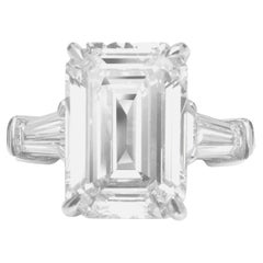 Anello con diamante taglio smeraldo certificato GIA da 5,11 carati con colore F e purezza VVS2