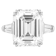 Anello con diamante taglio smeraldo certificato GIA da 5 carati E VVS1