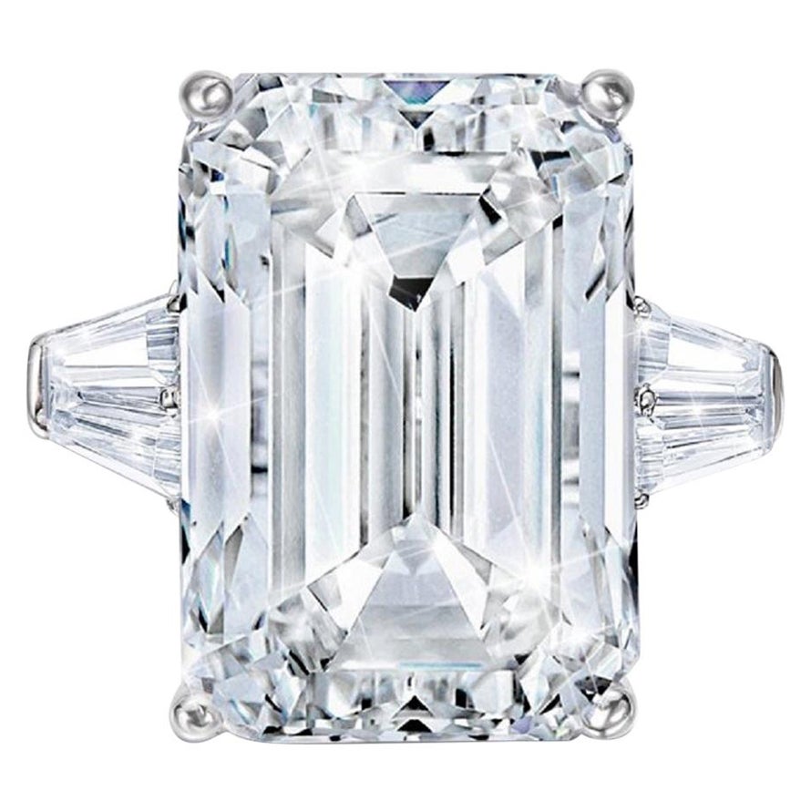 Bague de fiançailles solitaire en diamant de taille émeraude de 5 carats certifiée par le GIA en vente