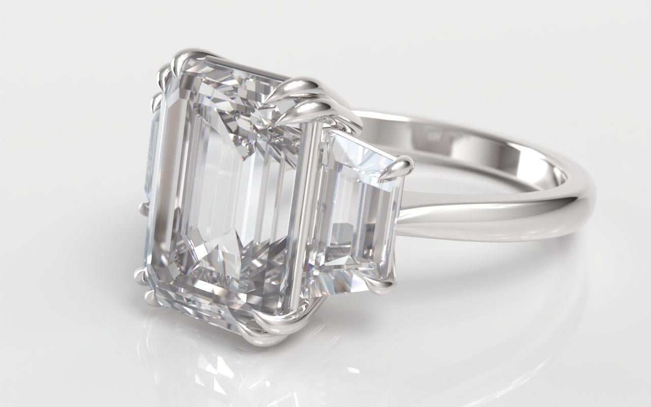 Taille émeraude GIA Certified 5 Carat Emerald Cut Three Stone Diamond Ring (bague à trois pierres, taille émeraude) en vente