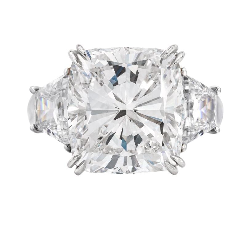 Modern GIA Certified 5 Carat Excellent Cut Platinum Ring For Sale
