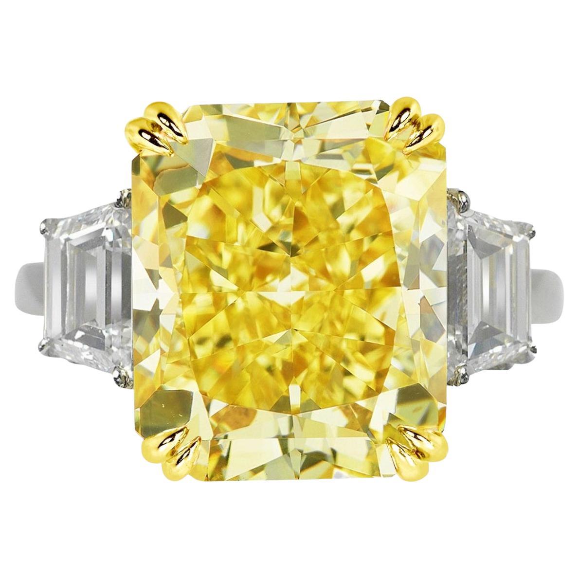 Bague en diamant jaune fantaisie de 5 carats de pureté radiant certifié GIA en vente
