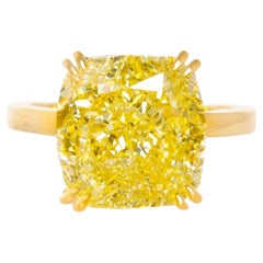 Anillo solitario de diamante amarillo fantasía de 5 quilates certificado por el GIA en oro amarillo de 18 quilates