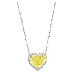 GIA Certified 5 Carat Heart Cut Diamond Fancy Intense Yellow Necklace (Collier de diamants taille cœur certifiés GIA de 5 carats)
