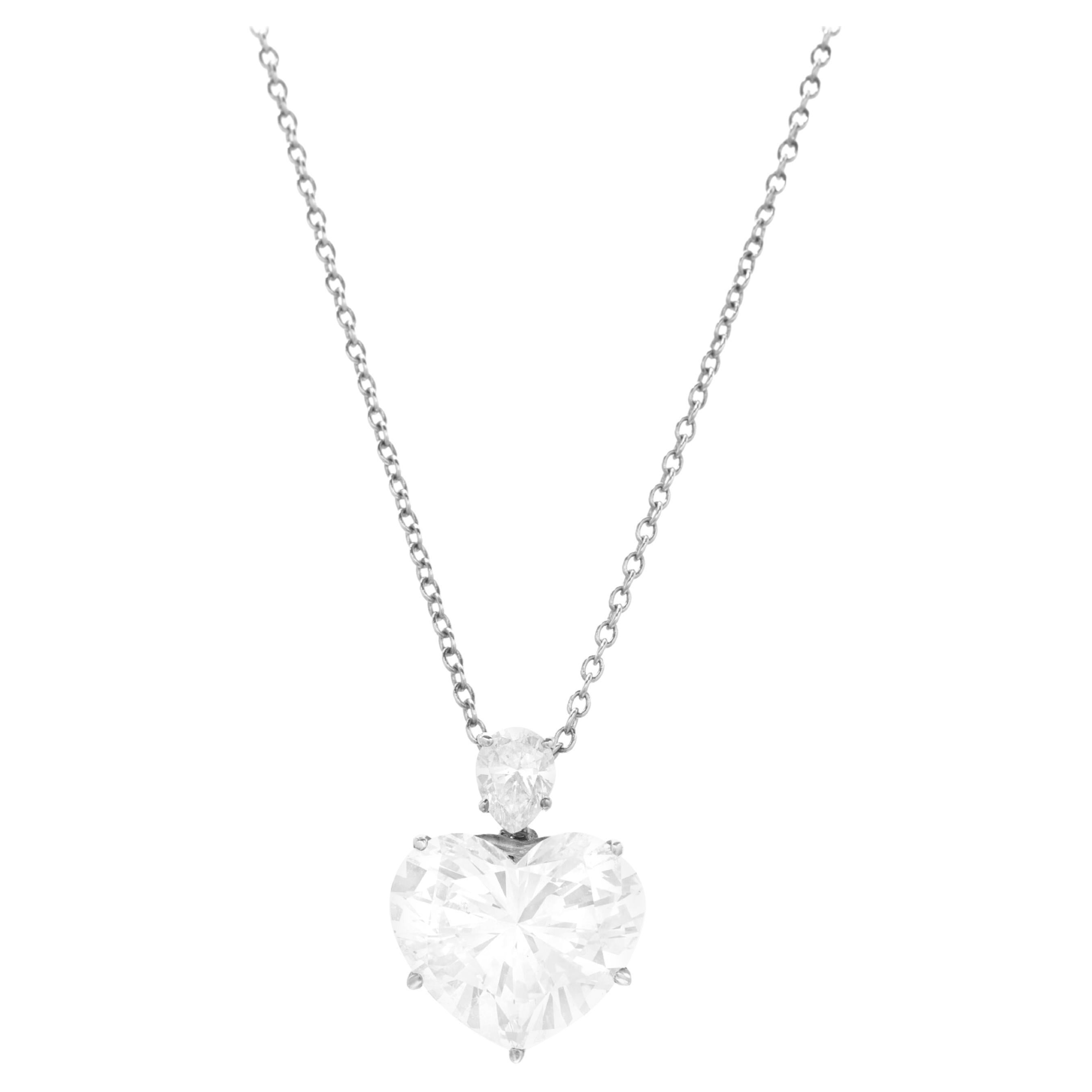 Collana in platino con diamanti taglio cuore certificati GIA da 5 carati in vendita