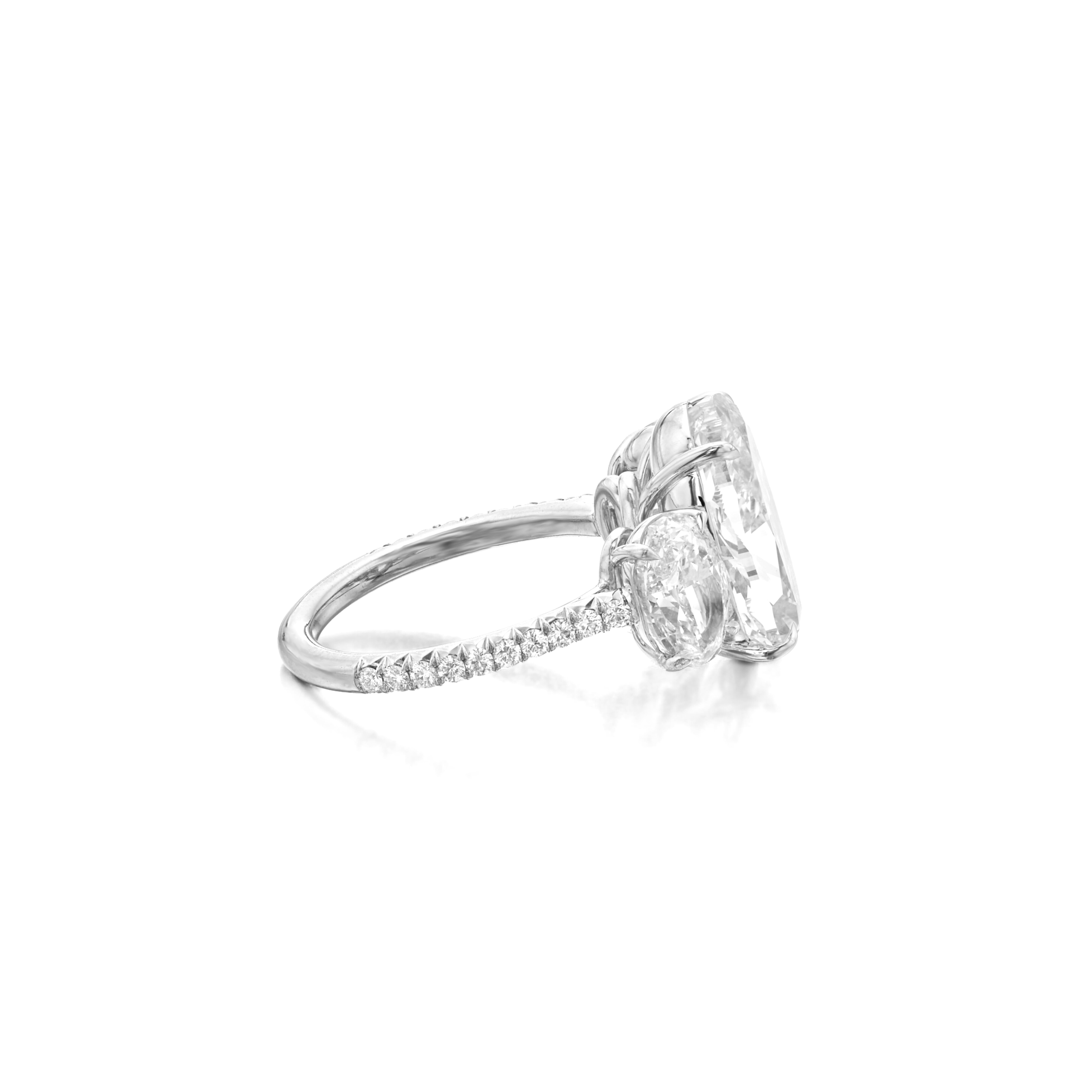 Contemporain Bague de fiançailles en platine avec diamant taille ovale de 5 carats certifié GIA en vente